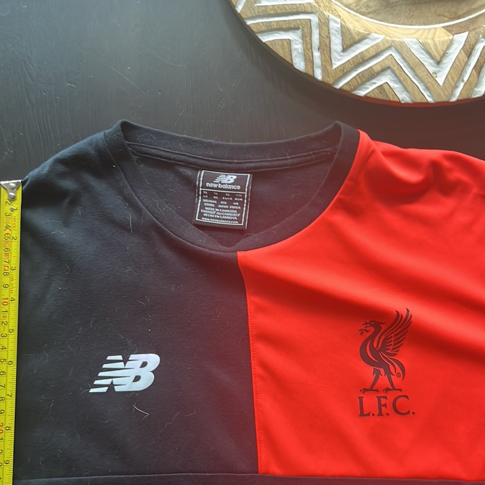 Liverpool fc training shirt new balance xl - Picture 2 of 3